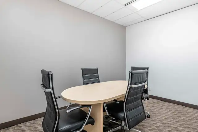Coworking space for rent in BC, Vancouver - HSBC in Commercial & Office Space for Rent in Vancouver - Image 5