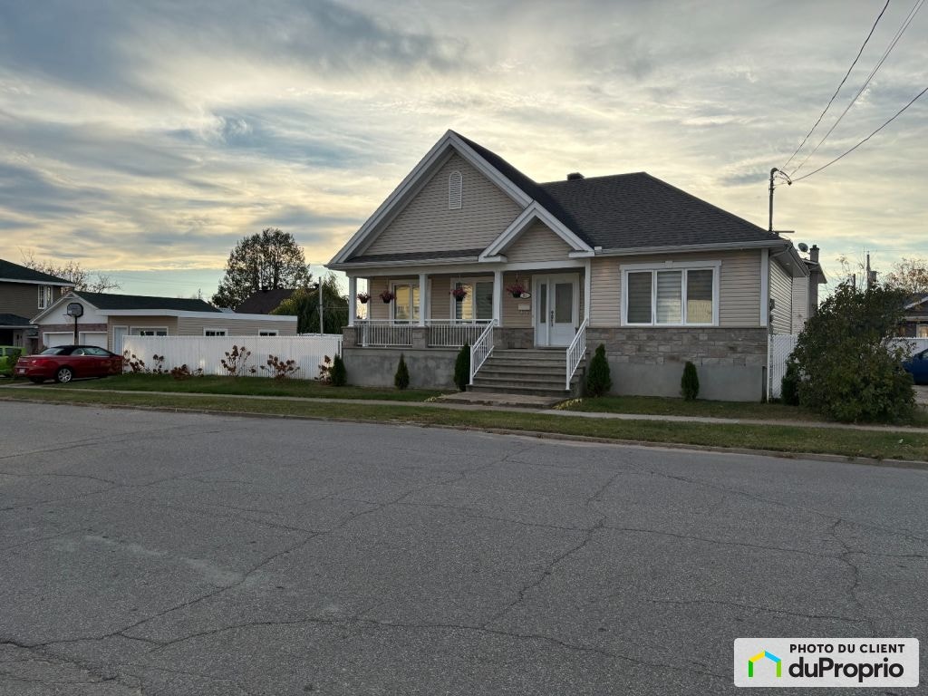 $324,900 - Bungalow for sale in La Tuque — photo 2