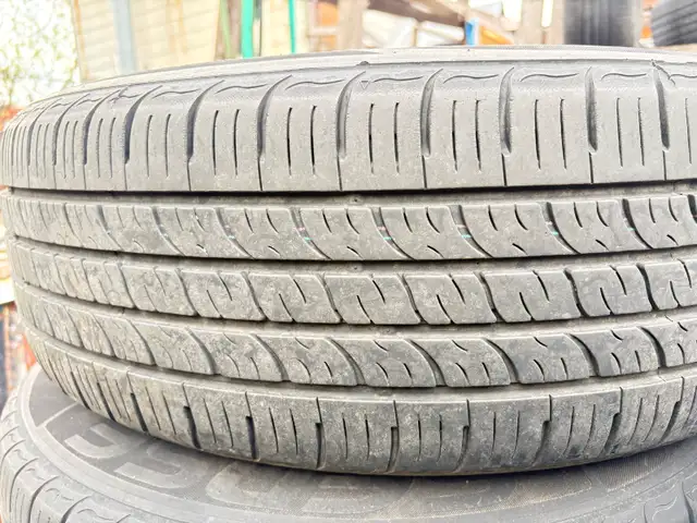 2012 Volvo XC70 aluminum rims and tires, Kumho 225-65-17 in Tires & Rims in Kitchener / Waterloo - Image 3