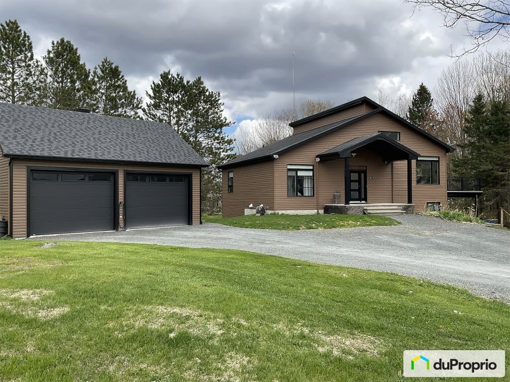$949,000 - Acreage / Hobby Farm / Ranch for sale in Lefebvre — photo 1