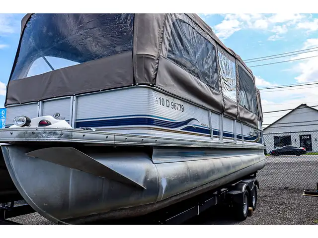  2002 Princecraft Vantage Ponton in Powerboats & Motorboats in Laval / North Shore - Image 5