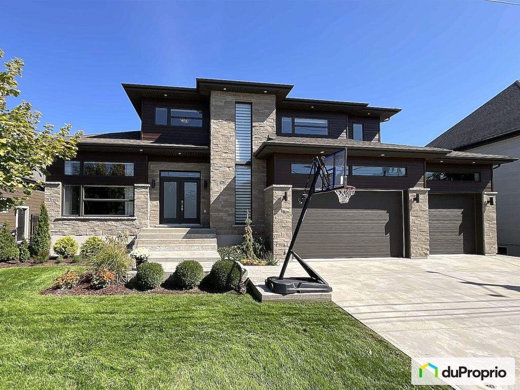 $1,725,000 - 2 Storey for sale in St-Jean-sur-Richelieu (St-Luc) — photo 1