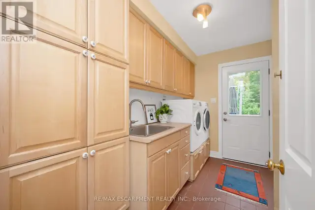1354 EDGEWARE ROAD Oakville (FA Falgarwood), Ontario in Houses for Sale in Oakville / Halton Region - Image 17