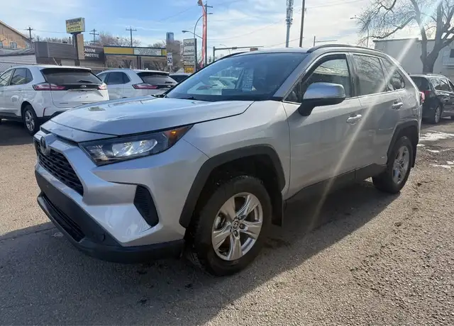 2022 TOYOTA RAV4 HYBRID LE WE FINANCE ALL CREDIT GOOD BAD UGLY in Cars & Trucks in Edmonton - Image 4