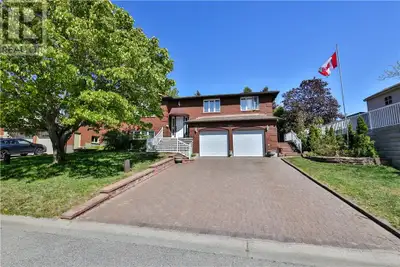 Welcome to this stunning 3+1 bedroom all-brick home nestled in the highly sought-after Moonglo subdi...