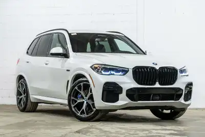 *English below* *Français:* Ce BMW X5 xDrive45e 2022, provenant d'un seul propriétaire ayant effectu...
