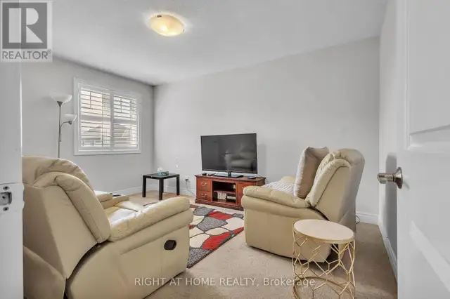 321 CARRIAGE WAY Waterloo, Ontario in Houses for Sale in Kitchener / Waterloo - Image 32