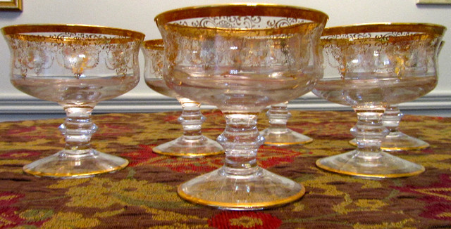 Vintage Murano Glass White & Gold Set (6 pc) in Kitchen & Dining Wares in Dartmouth - Image 4