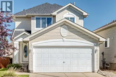 Great value front drive home in a highly desired community. NEW paint all over. Very well maintained...