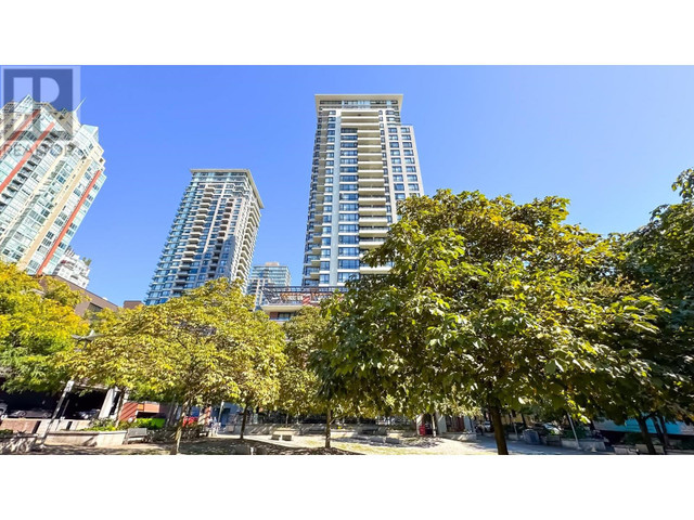 1502 977 MAINLAND STREET Vancouver, British Columbia in Condos for Sale in Vancouver - Image 2