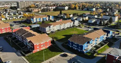 The Courtyards Apartments - 3 Bedroom 1.5 Bath Apartment for Ren