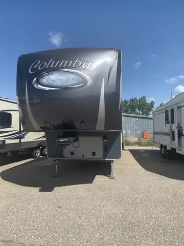 Welcome to Skyline RV Travel Centre! FOR SALE: 2013 Forest River Columbus by Palomino Luxury Bunkhou...