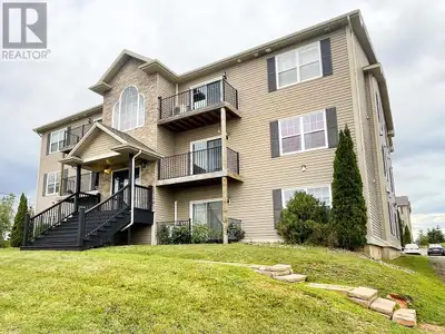 This stylish Condo is located in the heart of beautiful Stratford, just minutes to all amenities and...
