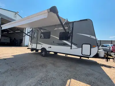 2016 Jayco Jayfeather 18RBM UNIT 2026-32 3052 lbs UVW / 3975Lbs GVWR Sleeps 2 Nice 18Ft trailer in g...