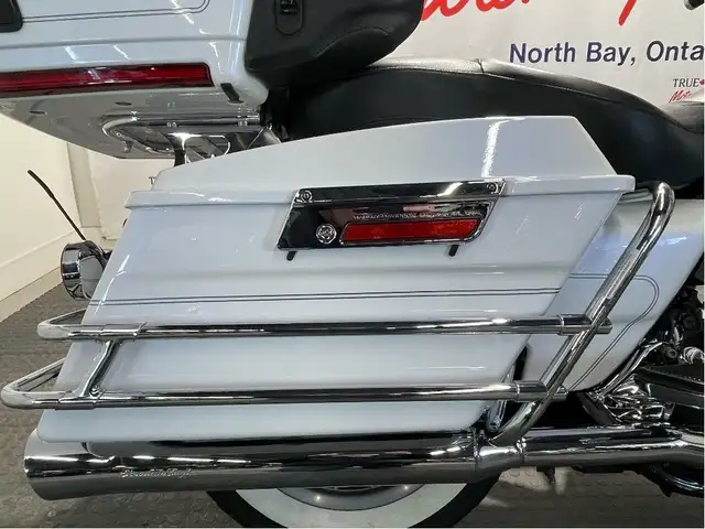 2006 Harley-Davidson Electra Glide Ultra Classic ONE OF A KIND/N in Sport Touring in North Bay - Image 11