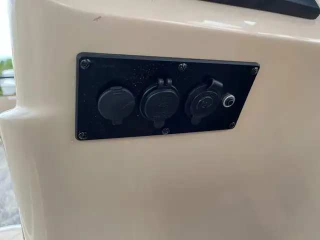 2022 Sweetwater SW 2286 Single Flip Lounge in Sport Touring in Sault Ste. Marie - Image 38