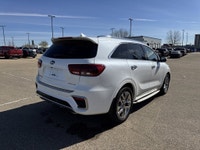 This Kia Sorento delivers a Regular Unleaded V-6 3.3 L/204 engine powering this Automatic transmissi... (image 6)