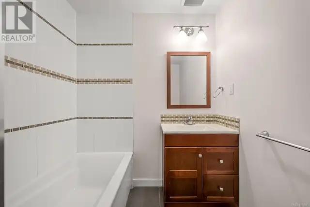 9900 Greenhill Rd Denman Island, British Columbia in Houses for Sale in Comox / Courtenay / Cumberland - Image 26