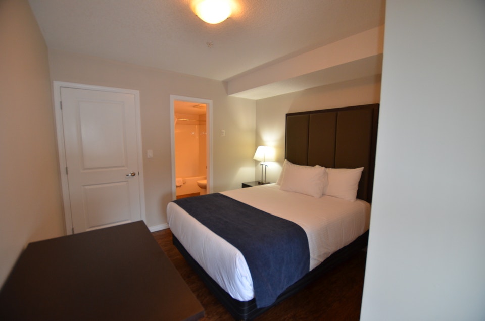 Eaglemont Manor - Furnished 1 Bed Suite Apartment for Rent 4