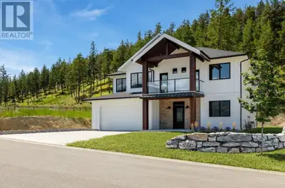 Stunning new home in the prestigious Kirschner Mountain designed & finished ready to move in. From t...