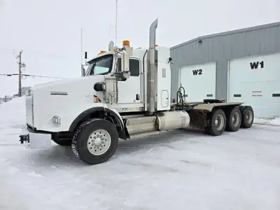 2018 Kenworth T800 Tri Drive Sleeper Truck Tractor Original owner! Comes with a Cummins x15 diesel e...