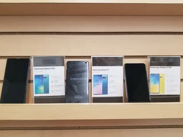 Samsung Galaxy S10E S10 S10 PLUS NEW CHARGERS 1 Year WARRANTY in Cell Phones in Calgary - Image 2