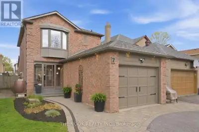 This gorgeous 3+1 bedroom family home is located on a quiet, family friendly street, and has been be...