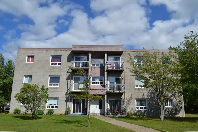 Charny, 4½ pour le 1er juillet 2026, 3e étage in Long Term Rentals in Lévis - Image 2