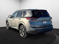 SPECIAL OFFER! This Nissan Rogue is equipped with: Cloth Seat Trim w/Patterned Inserts, Sunroof, Rem... (image 3)