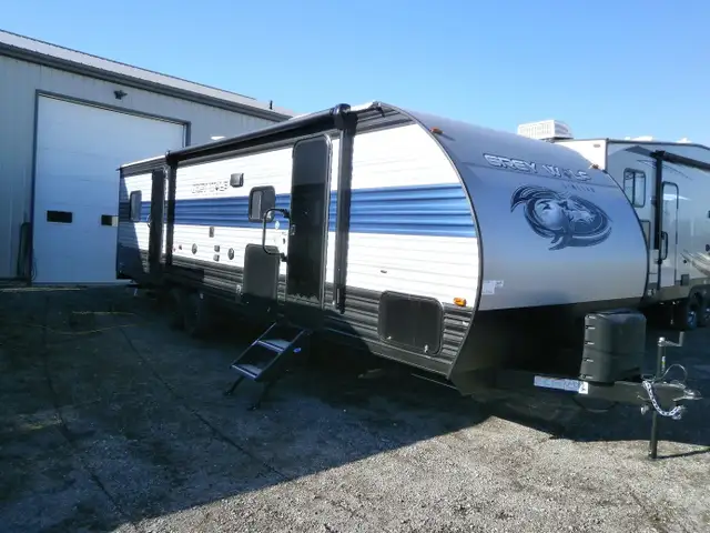 2024 Forest River Grey Wolf 27RR TOY HAULER! GREAT VALUE!$42995! in Travel Trailers & Campers in London - Image 2
