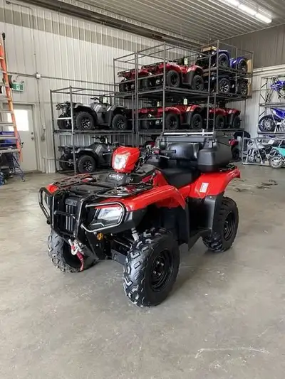 2022 honda 520 in stock here at Northside motorsports with ONLY 86 kilometers!! This unit is outfitt...