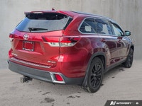*CLEAN CARFAX, MOONROOF, POWER LIFTGATE, BACK-UP CAMERA, ALL-WHEEL DRIVE, PUSH BUTTON START, HEATED... (image 6)