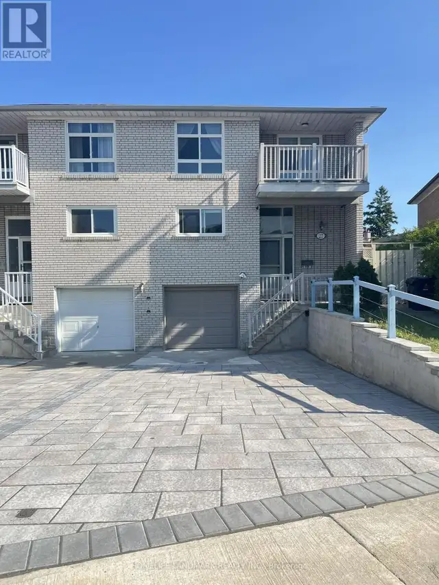 27 TILLPLAIN ROAD Toronto (Bathurst Manor), Ontario