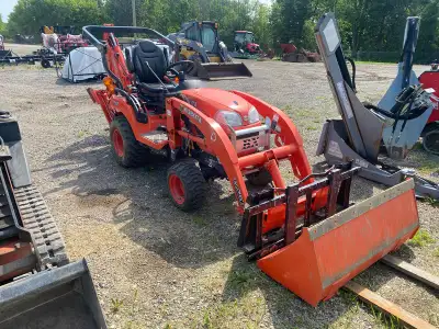 Excellent condition , Loader has SSL Qtach /Bucket , Backhoe has thumb attachment, only 455hrs ! Con...