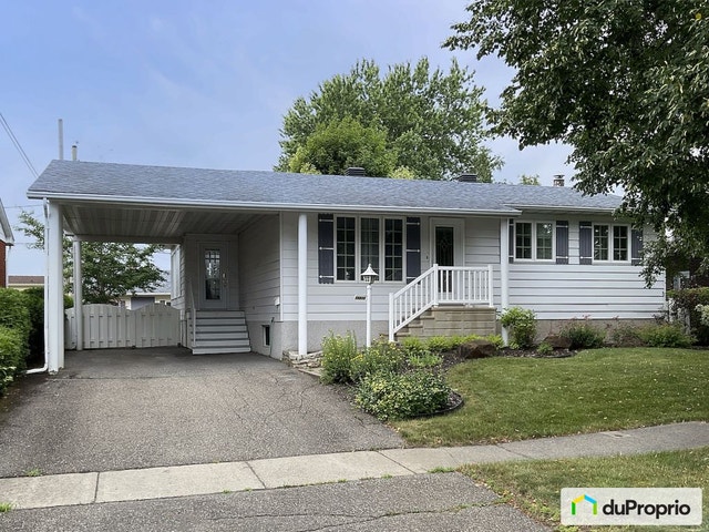 $579,500 - Bungalow for sale in St-Hyacinthe — photo 2
