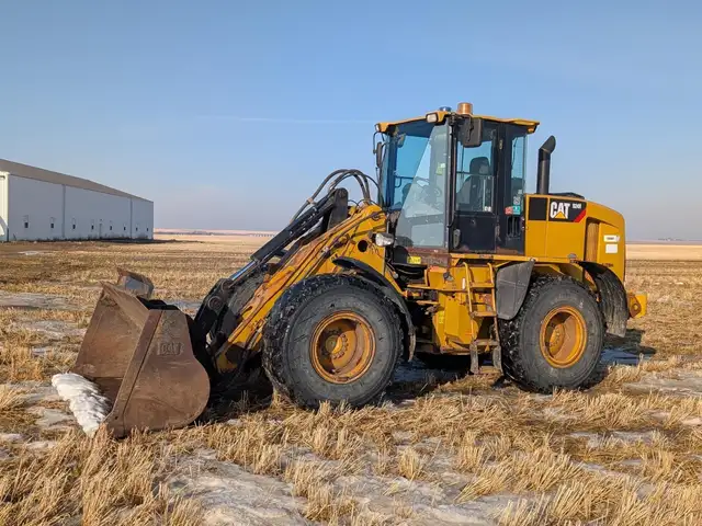 2012 CATERPILLAR 924H in Heavy Equipment in Edmonton - Image 2