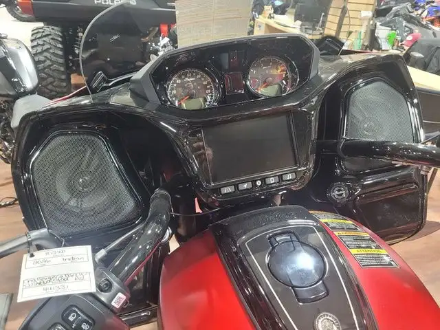 2026 Indian Challenger Dark Horse 112 w/PowerBand Audio Su in Street, Cruisers & Choppers in City of Halifax - Image 6