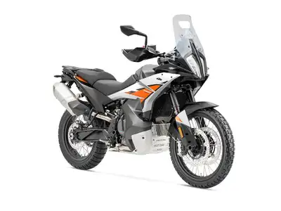 2026 KTM 790 ADVENTURE Une moto d’aventure polyvalente et bien équilibrée, conçue pour rendre les lo...