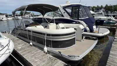 Ultimate 2017 Bennington 23 GSB / DL Turnkey Package The ultimate, fully loaded freshwater luxury po...