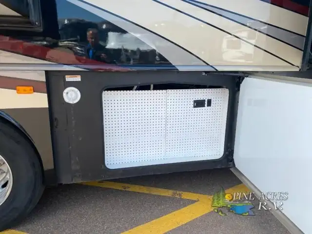 2018 Fleetwood RV Discovery 38K only 14,584 Miles in RVs & Motorhomes in Moncton - Image 71