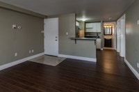 Comfortable 3-Bedroom Student Apartment at 24 Elm Street Available ASAP! Find your ideal student hou... (image 3)
