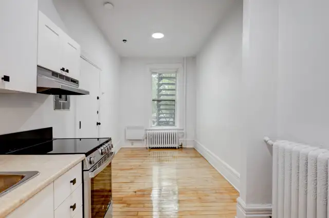 Studio - Plateau Mont-Royal - Appliances Included - Available Now