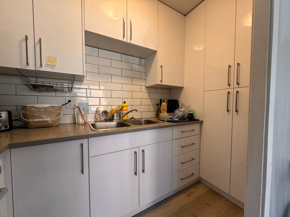 Refreshed & Bright 1 Bedroom Apartment in Central Kitchener! (Un 5