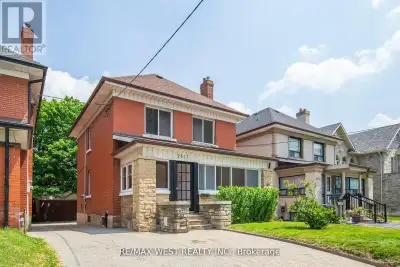 Priced to Sell! Attention First-Time Home Buyers & Investors! Welcome to this well-maintained detach...