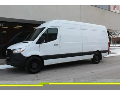 ONLY 31,000 KM , YES , ONLY 31,000 KM!!! 2020 MERCEDES SPRINTER 2500 -- 170 FULL SIZE -- HIGH ROOF -...