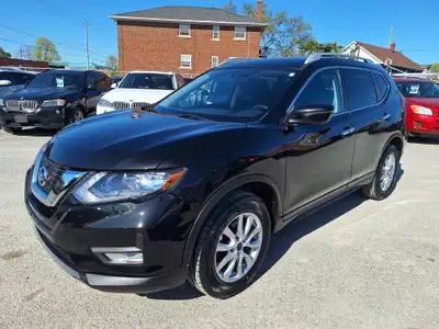2017 Nissan Rogue SV, 2.5L 4 Cyl, AWD Power windows, Power locks, Cruise control, AM, FM, CD, Blueto...