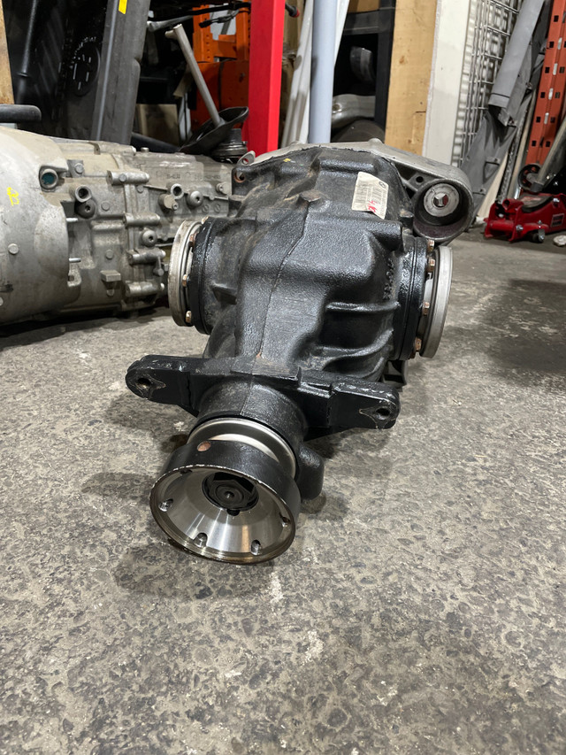 Bmw  rear differential 4 10 gear in Transmission & Drivetrain in Calgary - Image 4