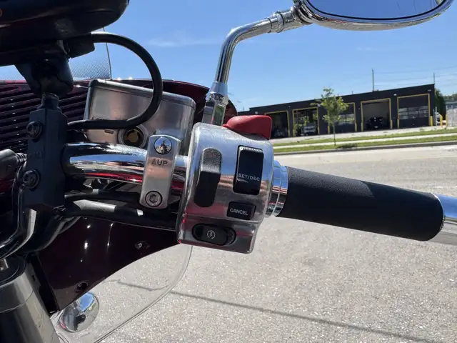 2009 Yamaha Royal Star Venture in Street, Cruisers & Choppers in Kitchener / Waterloo - Image 23