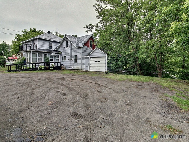 $399,000 - Triplex for sale in Ayer's Cliff — photo 2