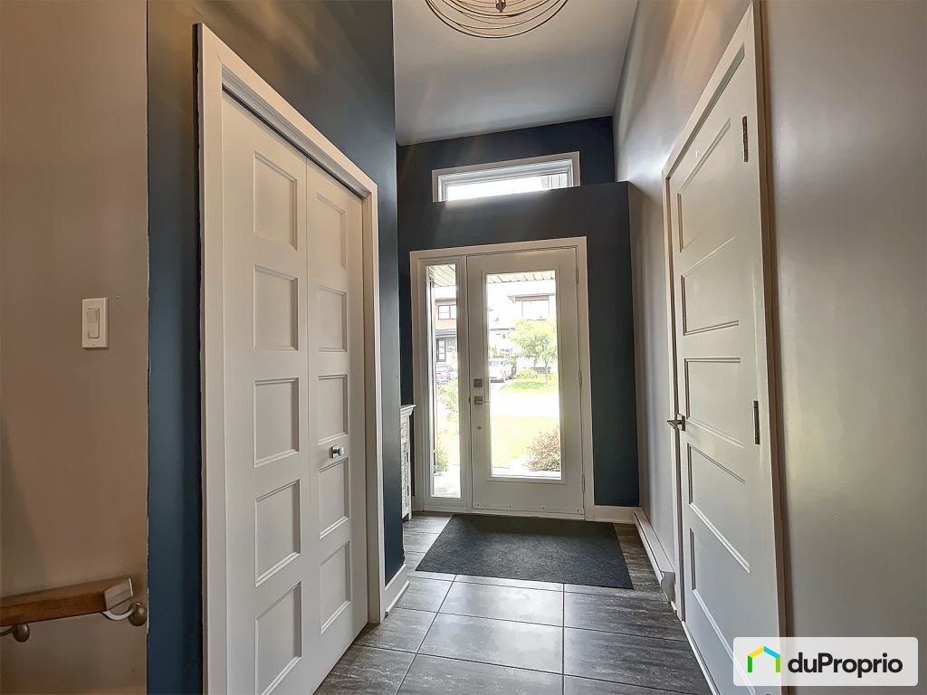 $679,900 - Bungalow for sale in Contrecoeur — photo 2